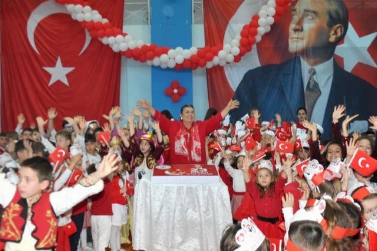 Emine Örnek Okulları’nda 23 Nisan coşkusu Emine Örnek Okulları’nda 23 Nisan coşkusu