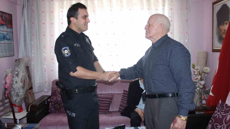 Bursa Emniyeti’nden şehit ailelerine bayram ziyareti Orhangazi Emniyet Müdürlüğüne bağlı rütbeli personel ve polis memurları, Ramazan