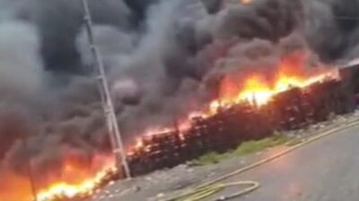 Plastik fabrikasında yangın