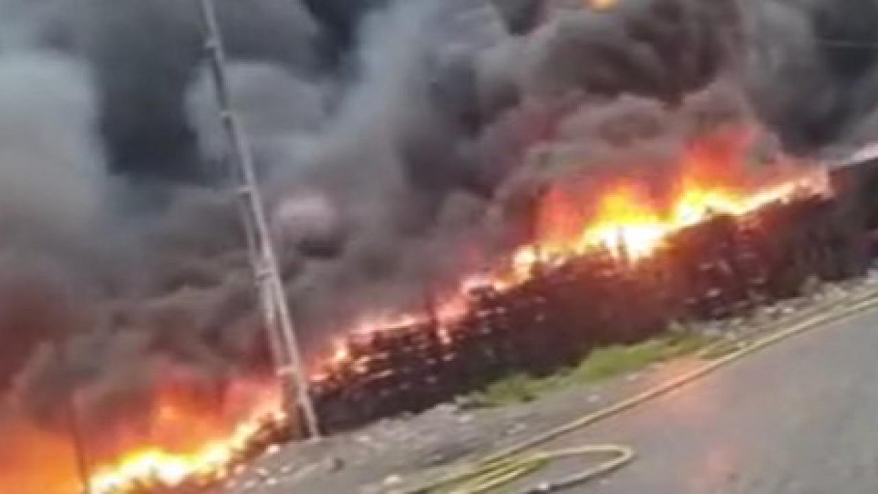 Plastik fabrikasında yangın