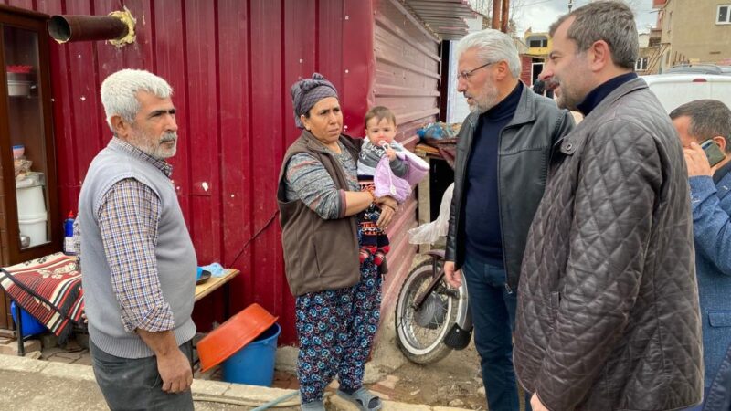 Bursa Gürsu Belediye Başkanı Işık, deprem bölgesinde Gürsu Belediye Başkanı Mustafa Işık, deprem bölgesindeki ziyaretlerine devam ediyor.
