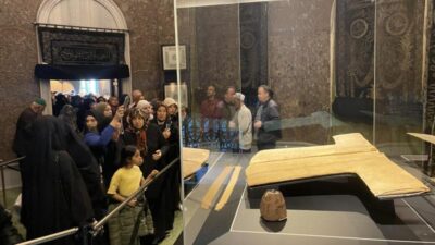 Hırka-i Şerif’e veda: Uzun kuyruklar oluştu