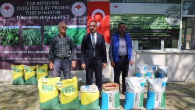 Bursa’da iklim dostu tohumlar çiftçilerle teslim edildi