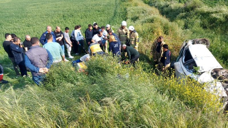 İzmir’de takla atan otomobildeki 1 kişi hayatını kaybetti