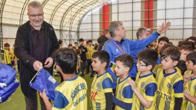 Karacabey Belediye Başkanı Ali Özkan, önceki gün gerçekleştirilen tören çerçevesinde