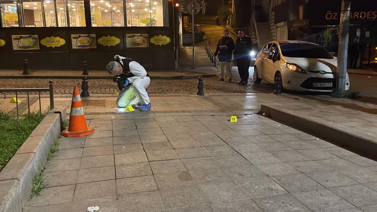 Park halindeki otomobile silahlı saldırı: 2 ölü, 2 yaralı