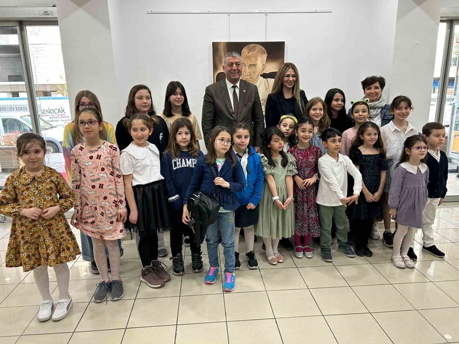 Nilüfer’de kursiyerlerin ebru sergisi 1 niluferde kursiyerlerin ebru sergisi 14004c9