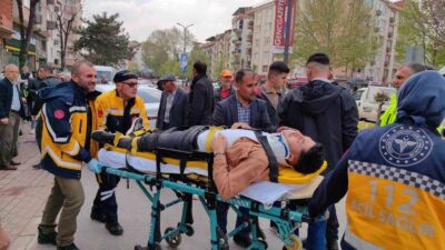 Bursa’da bayram alışverişini bırakıp kazayı izlediler