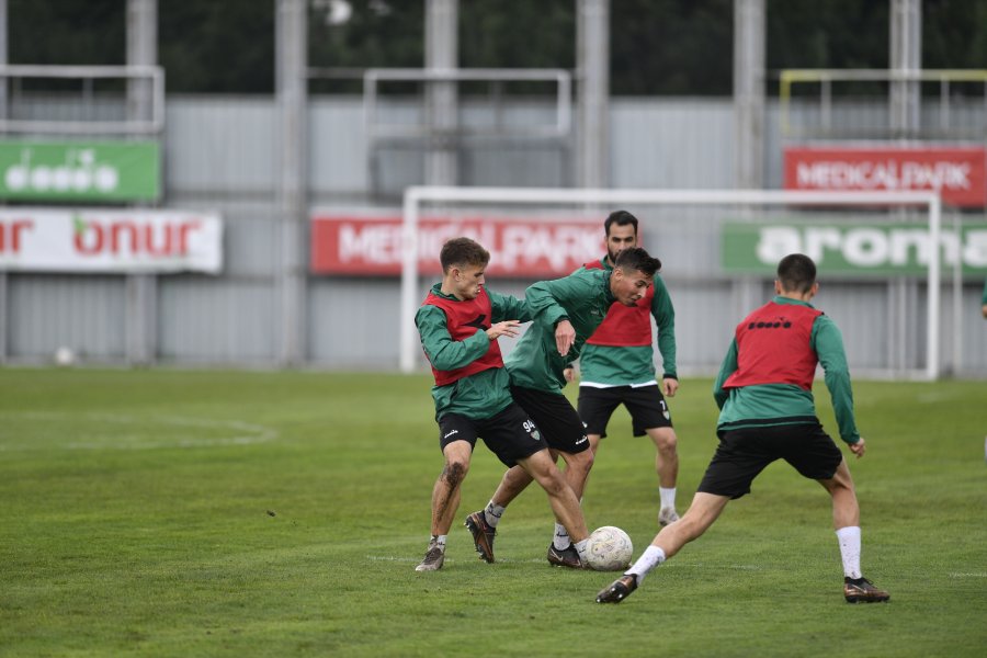 Bursaspor’da Düzcespor maçı hazırlıkları sürüyor