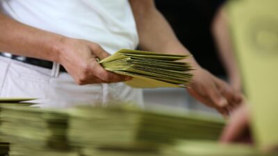 13 siyasi parti tek başına yarışacak