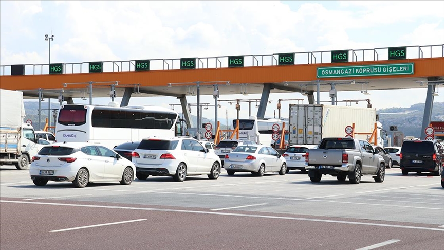 Osmangazi Köprüsü’nde bayram tatili yoğunluğu