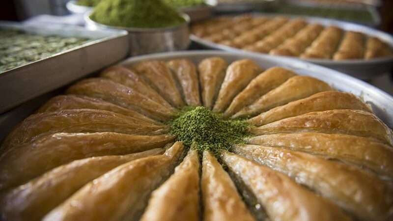 Ramazan Bayramı'nda ilk akla gelenler tatlılar, baklava ve şekerler... Olay
