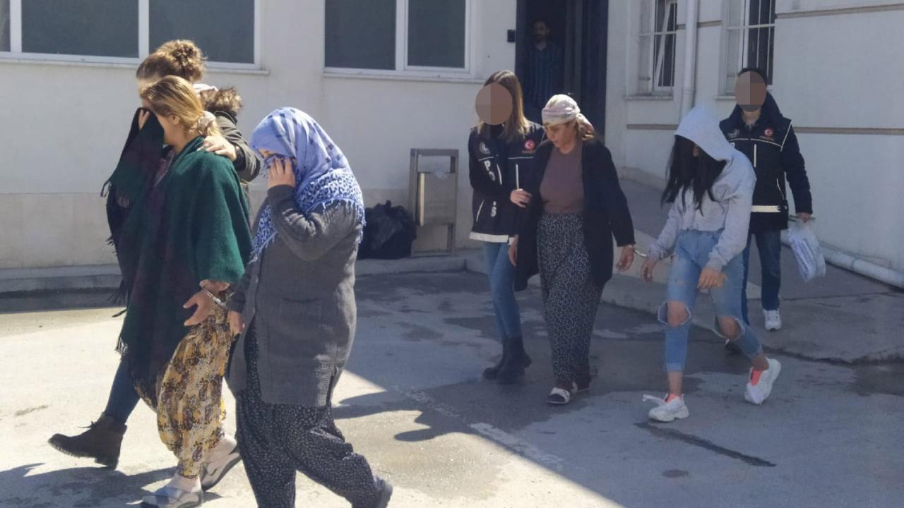 Zehir tacirleri uyuşturucuyu gider borusuna sakladı