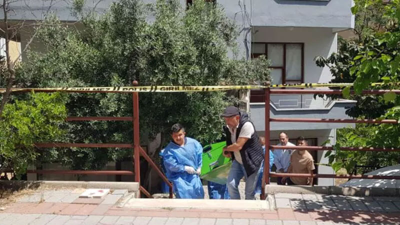 Vahşet: 70 yaşındaki kadının cesedi elbise dolabından çıktı