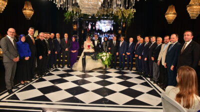 Bursa’da siyaset dünyasını buluşturan düğün