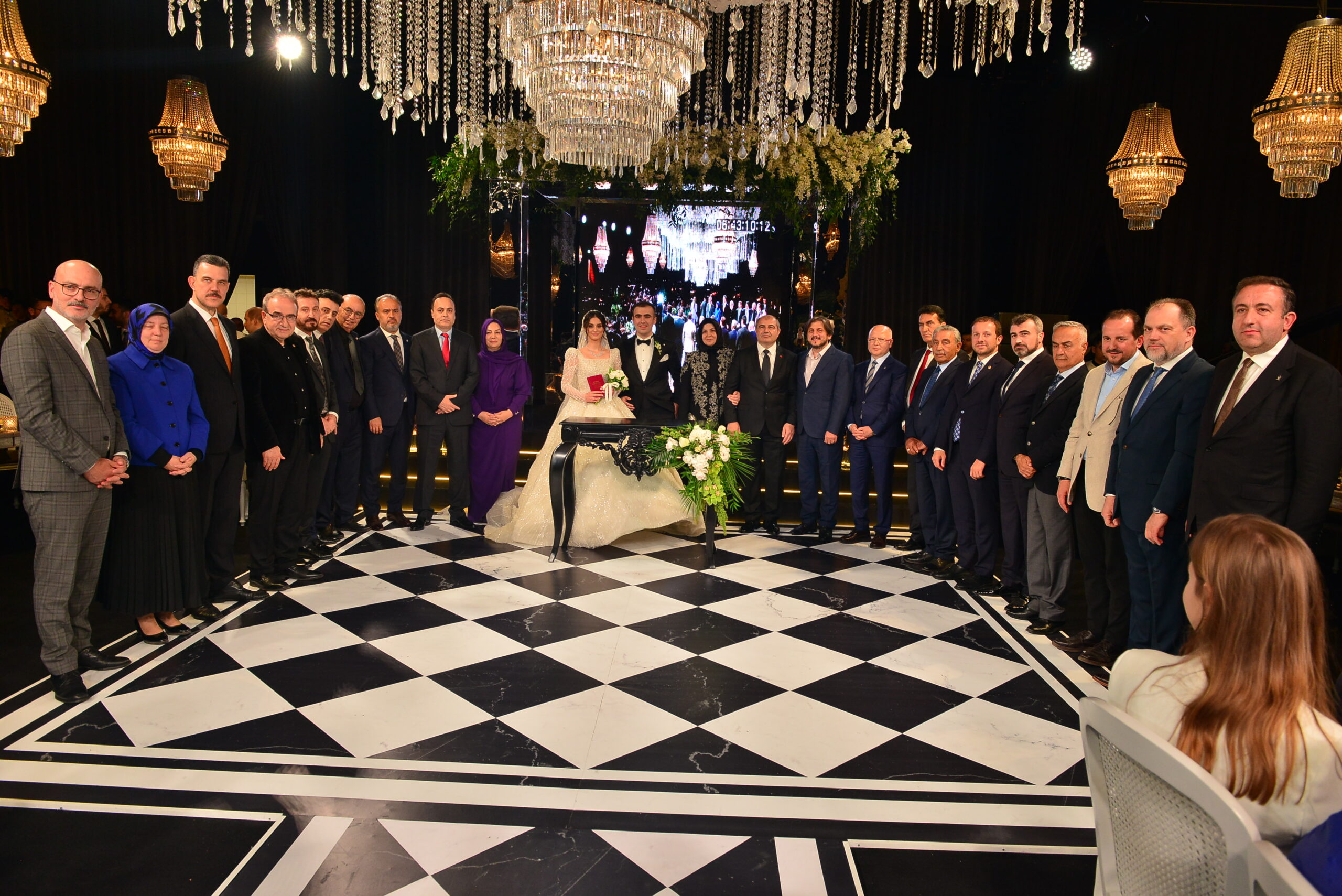 Bursa’da siyaset dünyasını buluşturan düğün