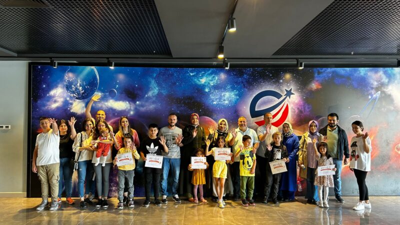 ÜÇGE’nin çocuk ressamları GUHEM’de buluştu ÜÇGE, 23 Nisan Ulusal Egemenlik ve Çocuk Bayramı kapsamında düzenlediği