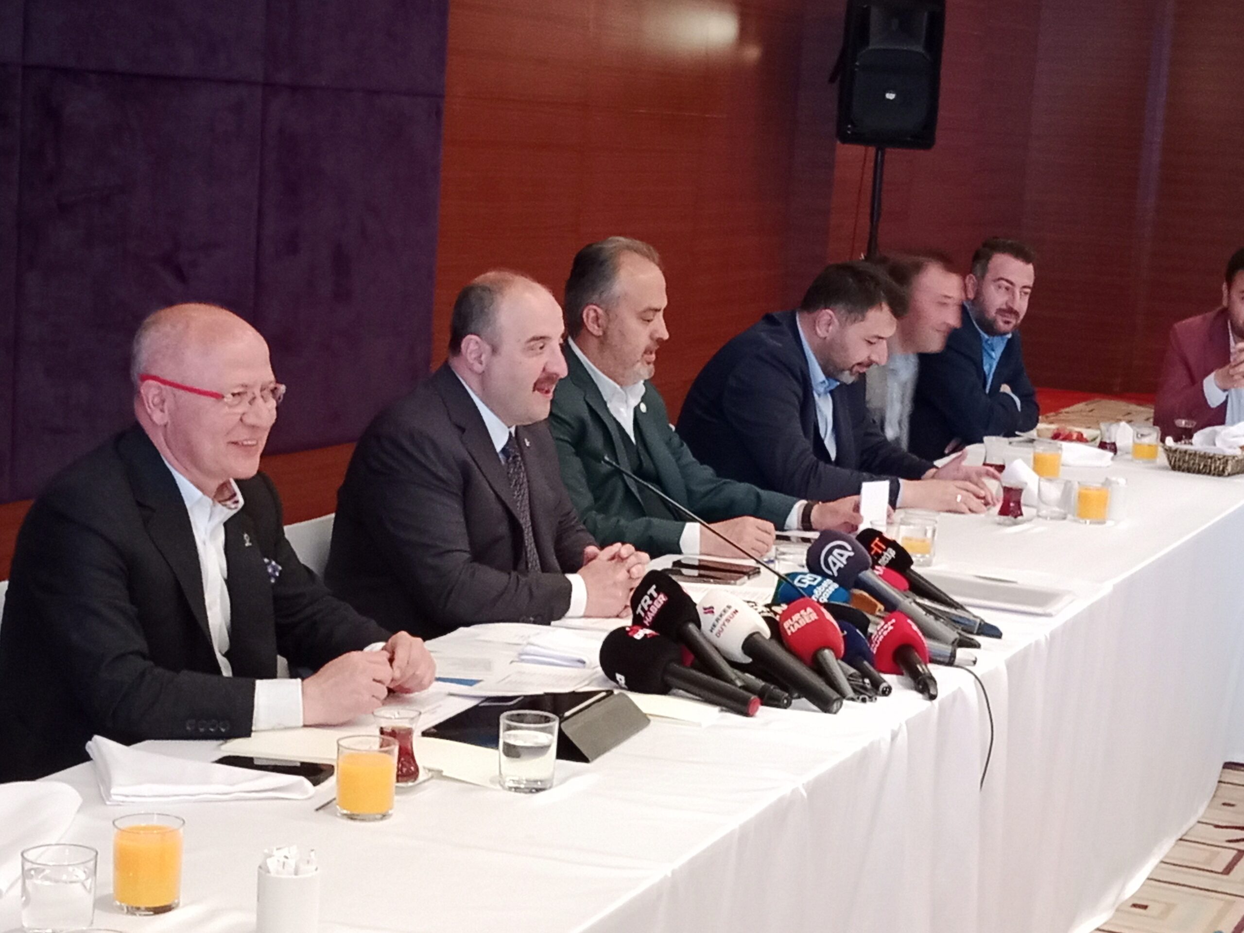 Bakan Varank söz verdi;'Bursa'da asla izin vermeyeceğiz' 2 1. YAZI İÇİN MUSTAFA VARANK DAVUT GÜRKAN ALİNUR AKTAŞ BASIN TOPLANTISI scaled 1