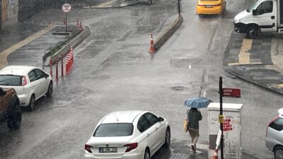 Sağanak yağış zor anlar yaşattı