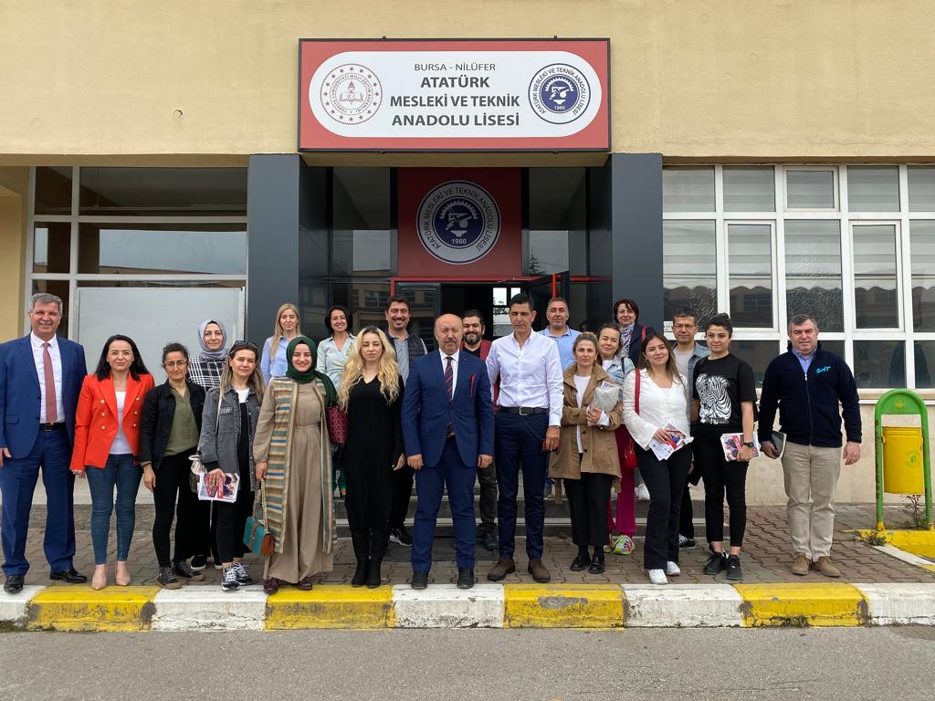 BOSİAD gençleri ‘Mesleki Eğitime’ çağırıyor! BOSİAD gençleri ‘Mesleki Eğitime’ çağırıyor!