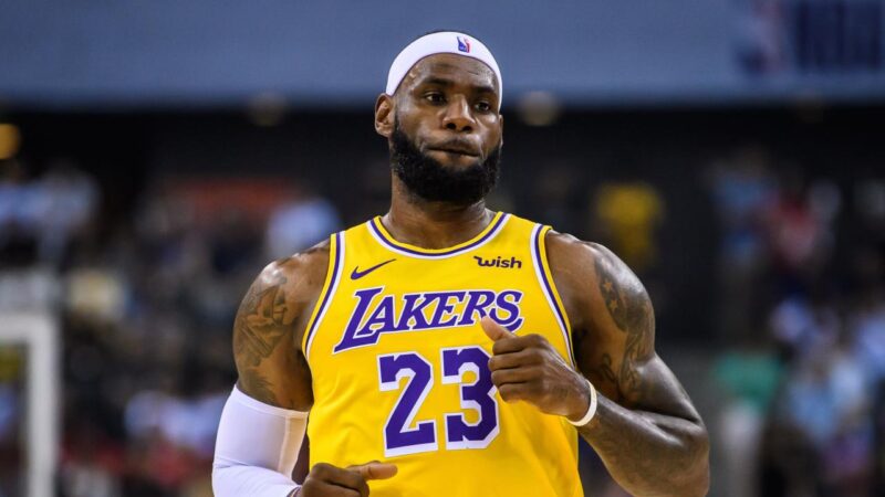 LeBron James’ten emeklilik sinyali NBA ekiplerinden Los Angeles Lakers'ın yıldız oyuncusu LeBron James, profesyonel