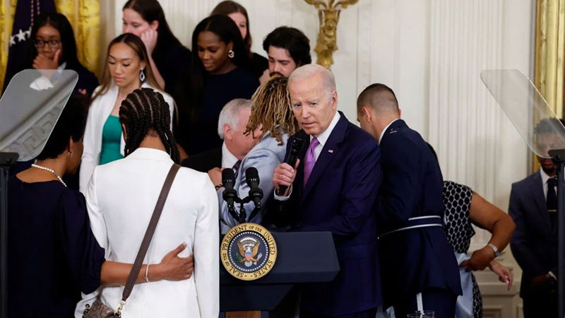 Beyaz Saray’da panik anları! Bir anda yere yığıldı