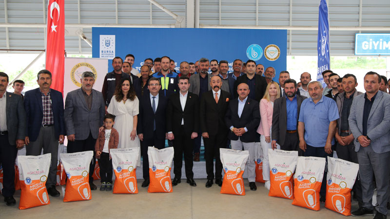 Büyükorhanlı çiftçiye silajlık mısır tohumu