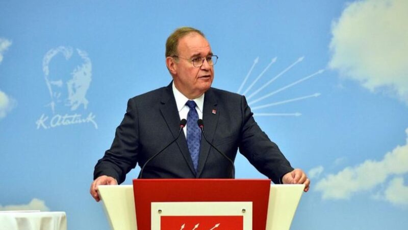 CHP’den 2. tur mesajı: Mutlaka kazanacağız Kritik 14 Mayıs seçimlerinin büyük oranda ikinci tura kaldığı değerlendiriliyor.