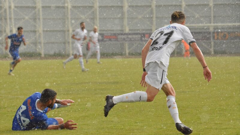 3.Lig’deki Bursa ekibinden lidere çelme! TFF 3. Lig 3. Grup'ta bir iddiası bulunmayan, 42 puanlı