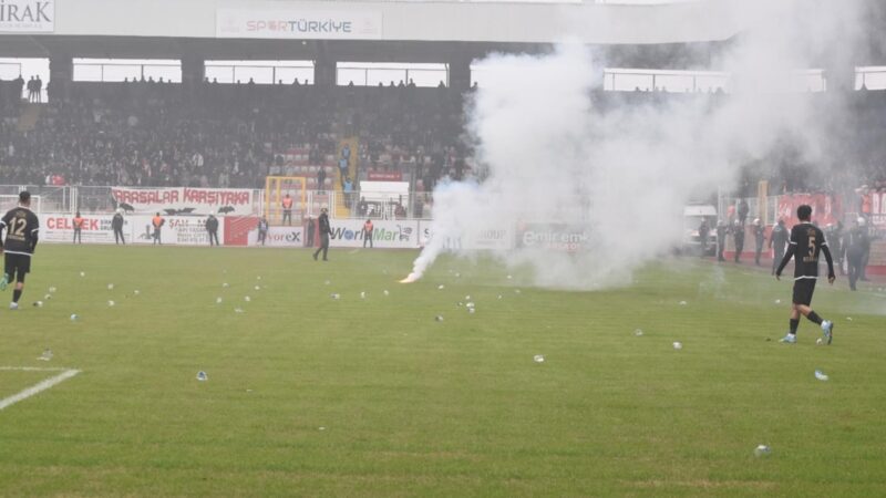 Bursaspor’un grubunda neler oluyor! O maç seyircisiz mi oynanacak? Yarın Bursaspor'u da çok yakından ilgilendiren maçta Şanlıurfaspor ile Batman