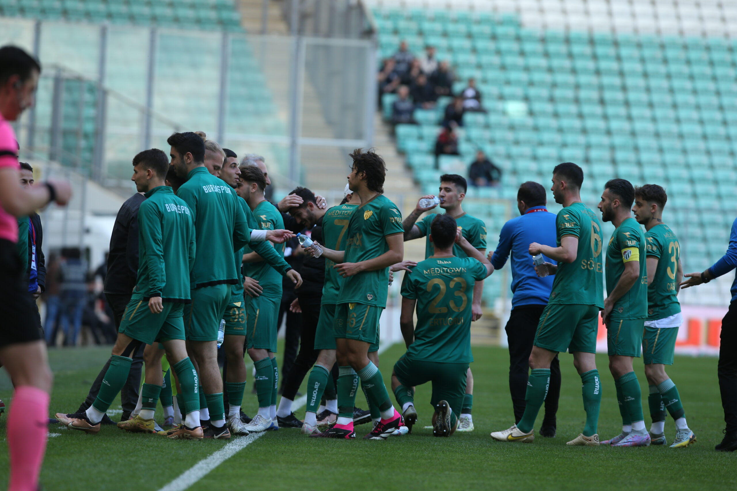 Bursaspor 48 puanın kaçını evinde kazandı?