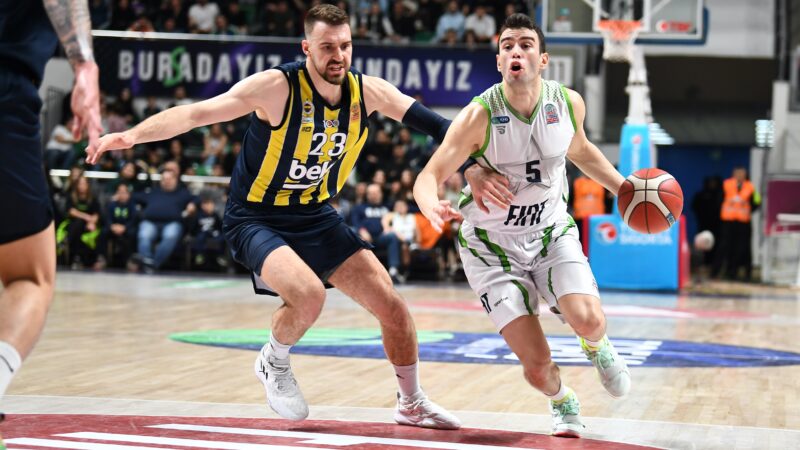 TOFAŞ’ın konuğu Fenerbahçe! Bursa’daki maç saat kaçta hangi kanalda? Bursa ekibi, taraftarının da desteğiyle Fenerbahçe Beko'yu yenerek seriyi eşitlemek