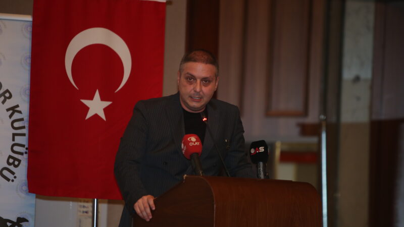 Bursa Emniyetspor’da Erkan Yılmaz güven tazeledi Oybirliğiyle yeniden başkan seçilen Erkan Yılmaz, görevini 2025 yılına kadar