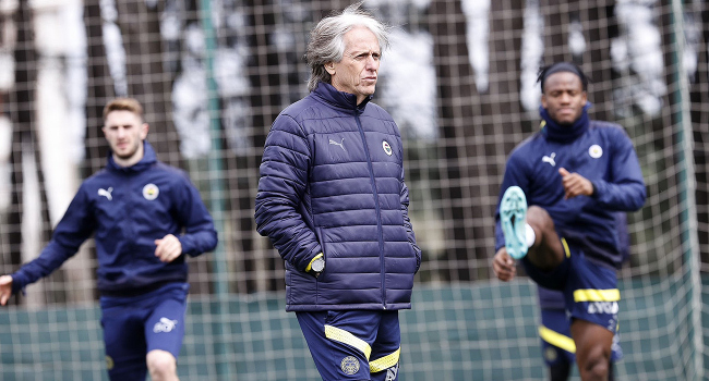 Fenerbahçe, Jesus ile devam edecek mi?