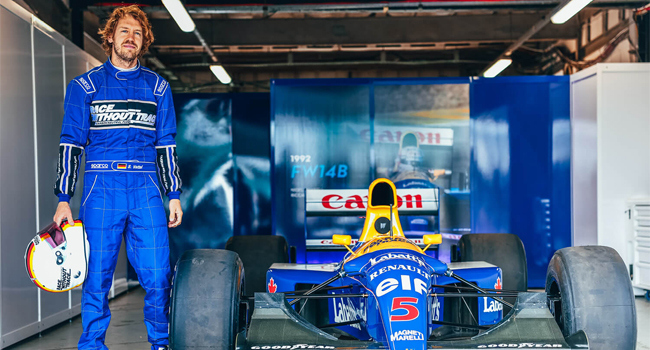 Vettel piste dönüyor Vettel piste dönüyor