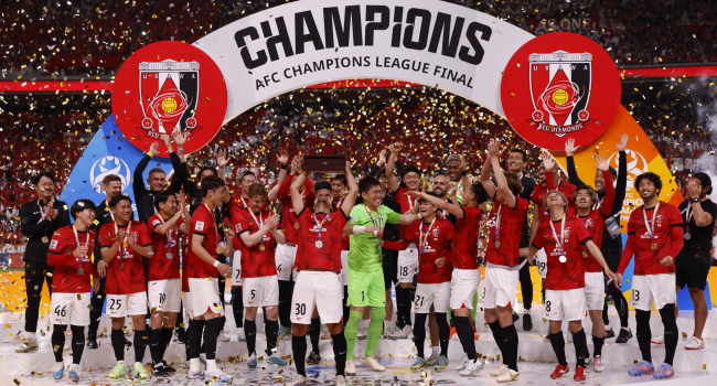 Şampiyon Urawa Red Diamonds