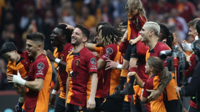 Galatasaray, geçen sezonun izlerini sildi