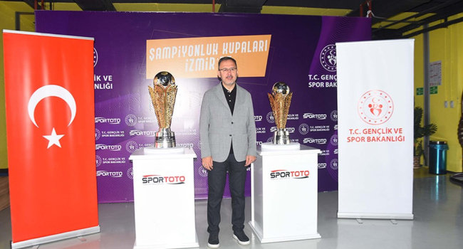 Süper Lig ve 1. Lig’in şampiyonluk kupaları tanıtıldı Süper Lig ve 1. Lig’in şampiyonluk kupaları tanıtıldı