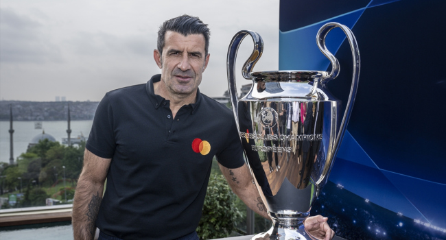 Luis Figo: Herkesin favorisi Manchester City ama…