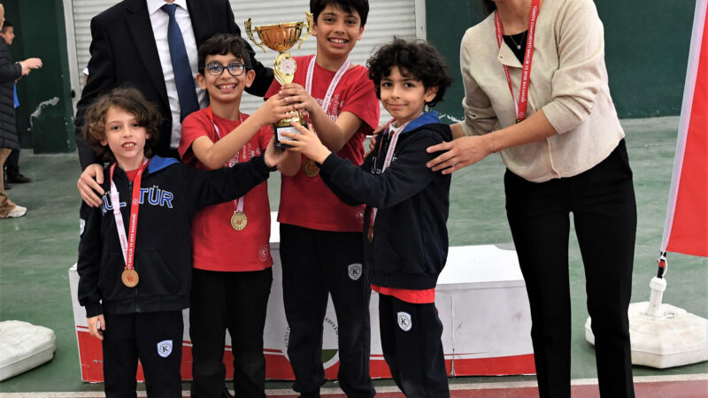 Osmangazi Belediyesi’nin Gençlik ve Spor İl Müdürlüğü’yle ortaklaşa düzenlediği satranç