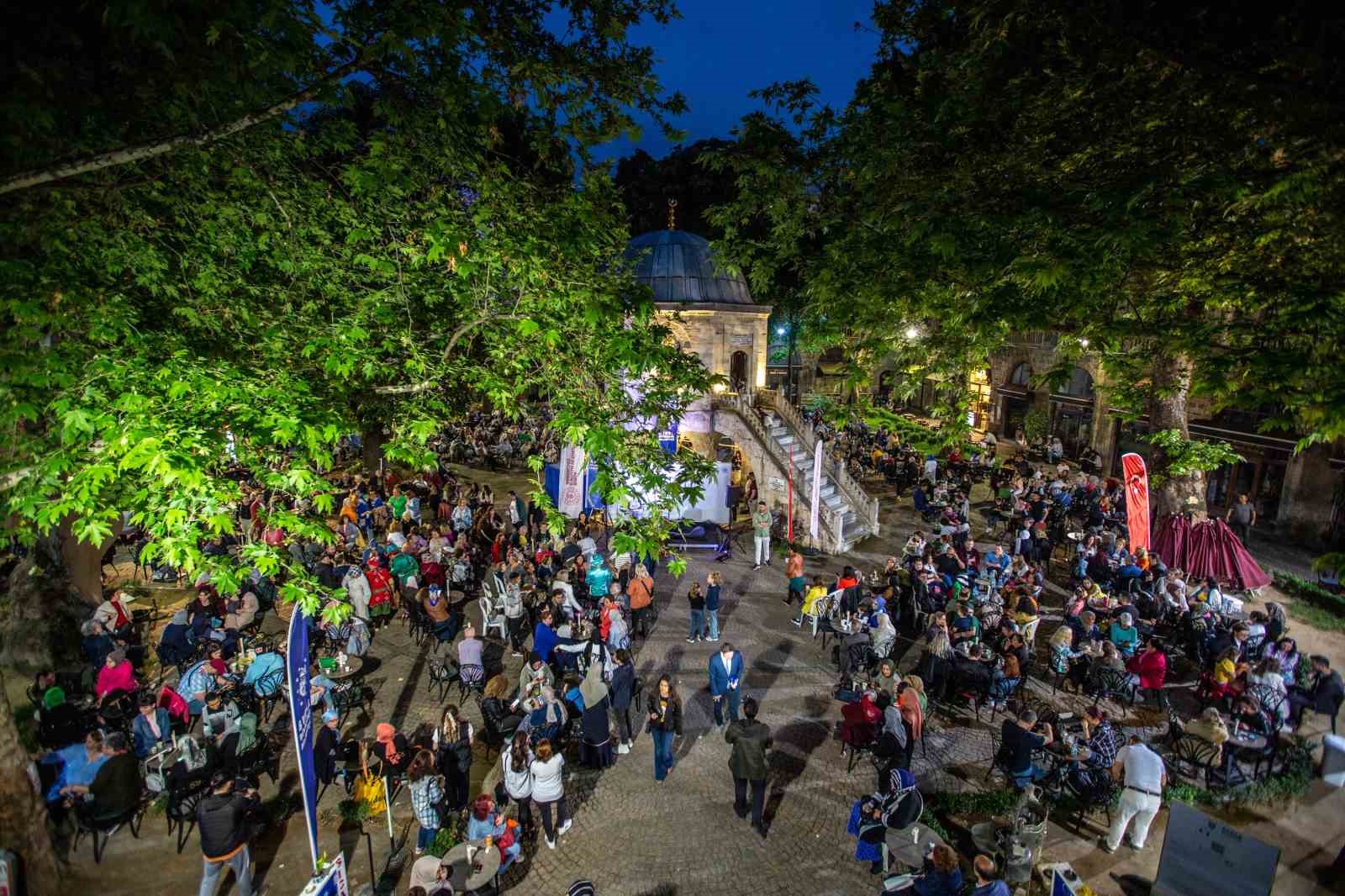 Bursa’daki 6 asırlık handa kahve buluşması Bursa’daki 6 asırlık handa kahve buluşması