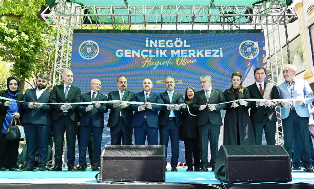 İnegöl Gençlik Merkezi’nde görkemli ve müjdeli açılış