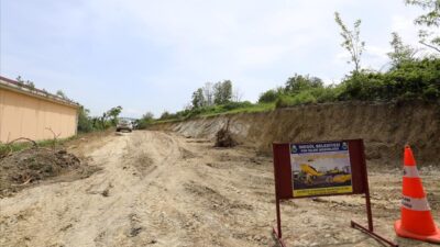 İnegöl Yeniceköy Mahallesi’nde yeni yollar açılıyor