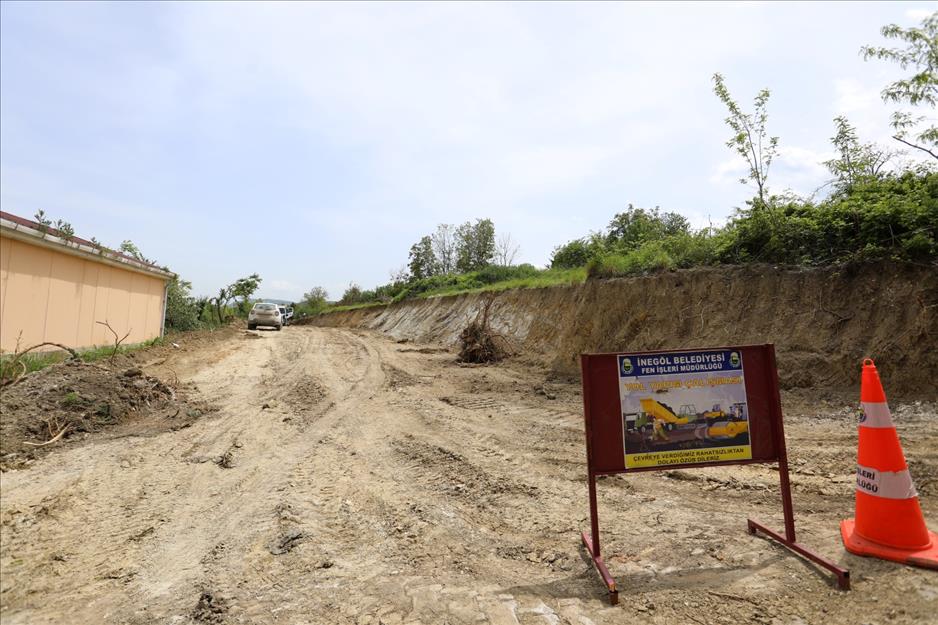 İnegöl Yeniceköy Mahallesi’nde yeni yollar açılıyor