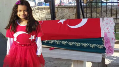 Kahreden ölüm! Scooter ile oynayan çocuğa servis aracı çarptı