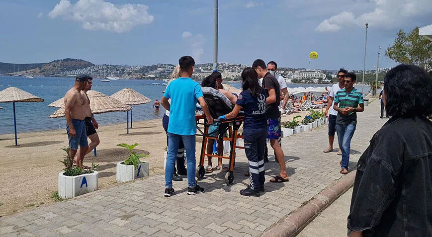 Boğulma tehlikesi geçiren 20 yaşındaki Kaan’ı, çevredekiler kurtardı
