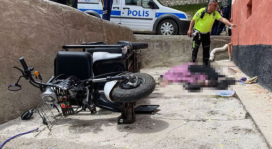 Elektrikli bisiklet faciası! Sürücü öldü, eşi ağır yaralı