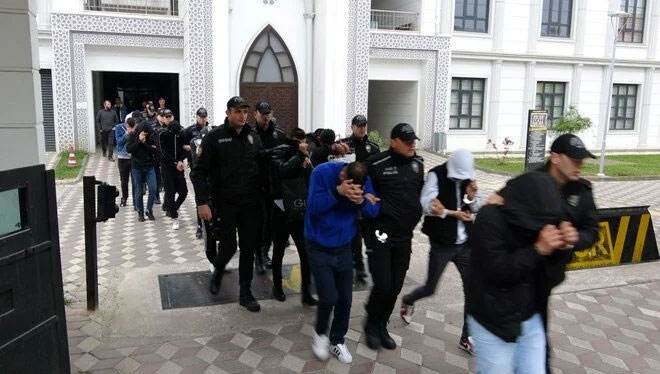 Sahte konteyner ve karavan ilanıyla depremzedeleri dolandırdılar