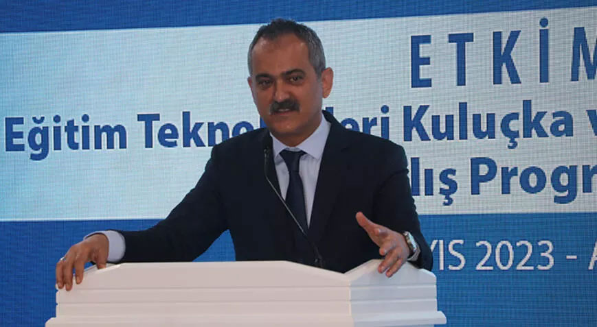 Bakan Özer: Millet iradesini tecelli ettirdi