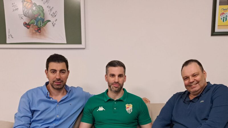 Bursaspor’un kurmaylarından OLAY’a özel; ‘Kimseden çekinmiyoruz’ Frutti Extra Bursaspor Genel Menajeri Nedim Yücel ve başantrenör Dusan